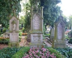 Grabmale auf dem alten Friedhof in Staufen