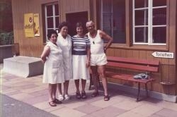 Kassenpersonal des Freibads, um 1965, von links: Frau Stießberger, Frau Hermann, ?, Herr Stießberger
